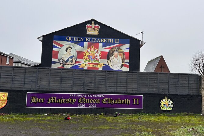 2 Hours Republican & Loyalist Mural Black Taxi Tour from Belfast - Pickup from Belfast City Hall, and how it avoids the usual trip stress