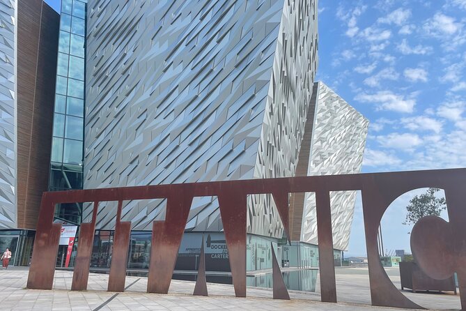4 Hours Private Tour Discover The Best of Belfast - What You Get for the Price, and Why It Can Be a Bargain