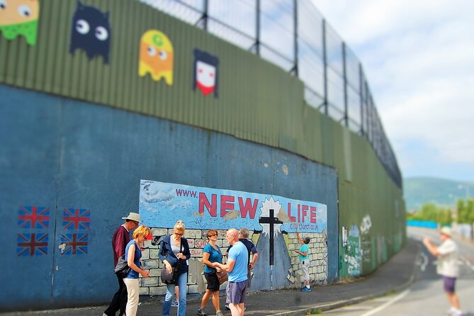 Award Winning Express 2 Hours Belfast Black Taxi/Cab tours - Shankill Road murals and loyalist history in a 30-minute emotional opener