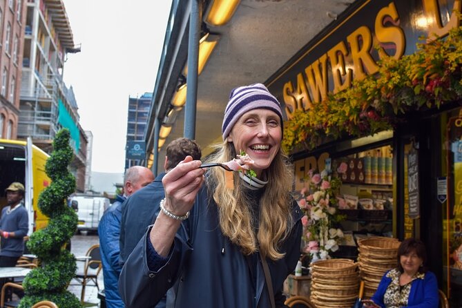 Belfast Centre Food Tour of 12+ Local Irish Dishes & Drinks - Stop-by-stop: City Hall, Queen’s Arcade, Bank Square, and the Cathedral Quarter