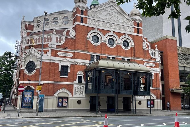 Belfast City Walking Tour - Wee Walks Big Talks - Crown Liquor Saloon: a pub stop with real resilience