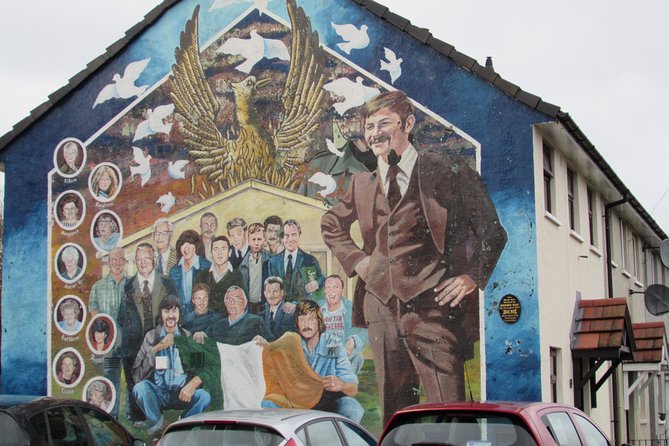 Belfast Murals Taxi Tour - How the private taxi setup keeps your 90 minutes focused