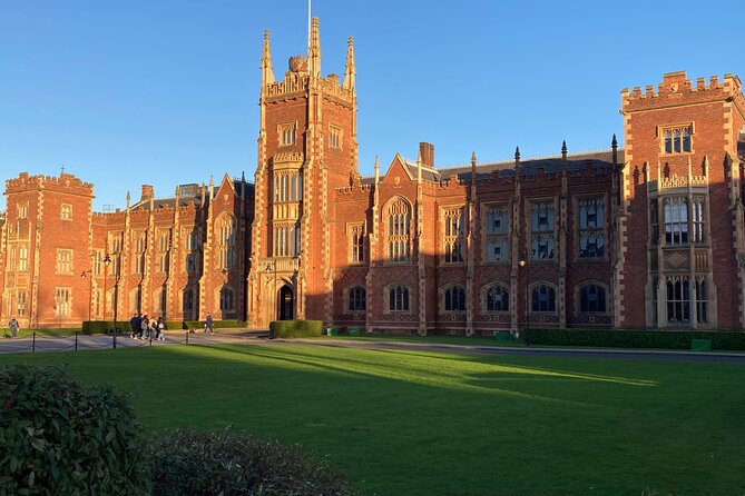 Best of Belfast Driving Taxi Tour with Political Murals - Botanic Gardens, the Palm House, and spring-summer color