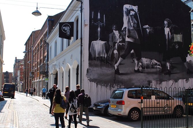 Best of Belfast Walking Tour - Stop 9: The Belfast Entries, outdoor art, and living history