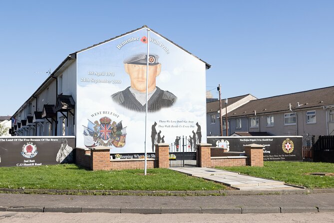 Black Taxi Tour and Crumlin Road Gaol tour Combo - Guides and tone: when the story stays honest and you can ask questions