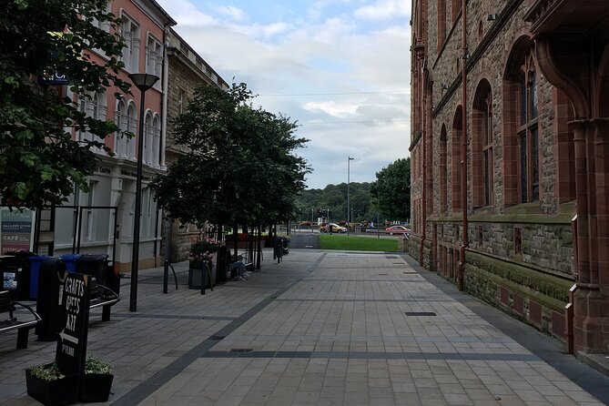 Derrie Danders: Highlights of the Walled City a Self-Guided Audio Tour - Your stop-by-stop walk, Peace Flame Garden to Peace Bridge