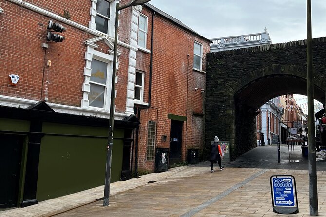 Derrie Danders: Unveiling Derry's Dark & Haunted Past Audio Tour - Roaring Meg, the Banshee, and the City Walls’ Dark Forecast
