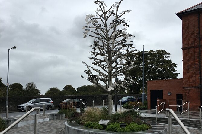 Derrie Danders: Wander around the Waterside on a self-guided GPS audio tour - Old rails, new rails, and the end at BNCR Railway Station