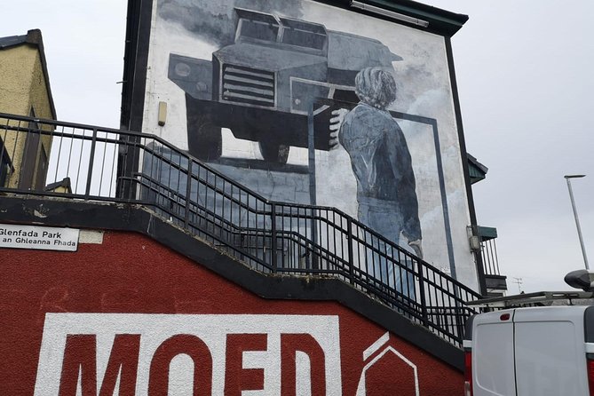 Derry City: The Bloody Sunday Story - Walking Tour - What makes the guiding style special, from John McKinney to other named guides