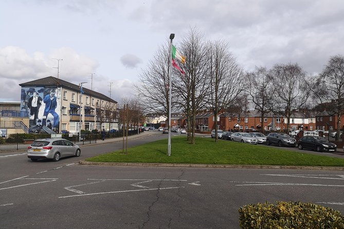 Derry City: The Bloody Sunday Story - Walking Tour - Weather, walking comfort, and emotional readiness