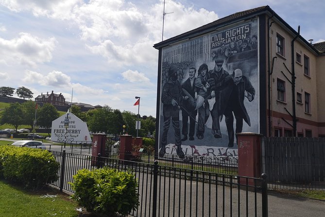 Derry City: The troubles Bogside walking tour - Stop 2 at the Bloody Sunday Memorial: what happened and why it mattered