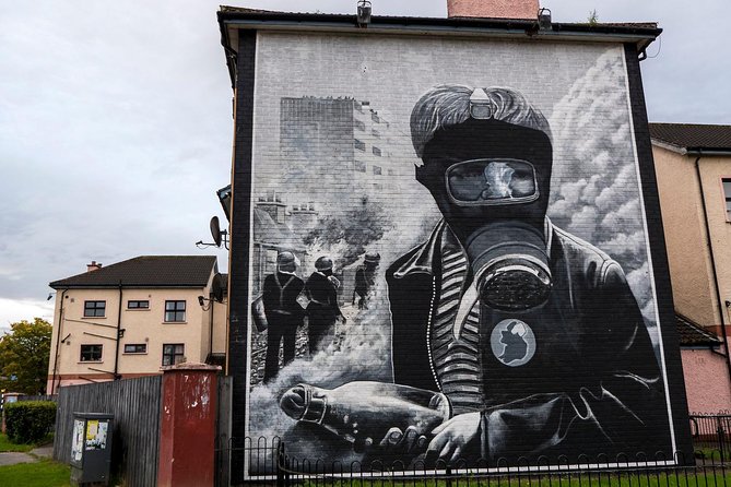Derry Londonderry Private Luxury Full Day Tour From Belfast - Derry Girls Mural, Lunch, and the Ponderosa Pub Above the Sperrin Mountains