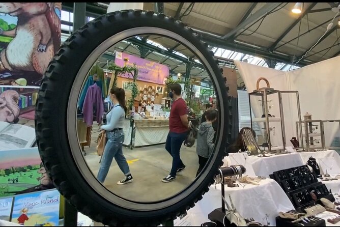 Discover Belfast with St. George's Market Minivan Tour - Getting bearings at Belfast City Hall