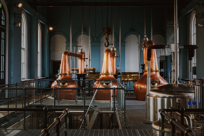 Giant's Causeway and Whisky Distillery tasting tour from Belfast - A 9-hour Belfast tour built for big sights and one proper whisky tasting