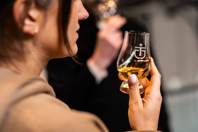 Giant's Causeway and Whisky Distillery tasting tour from Belfast - Dark Hedges, Game of Thrones trees, and what 20 minutes is best for