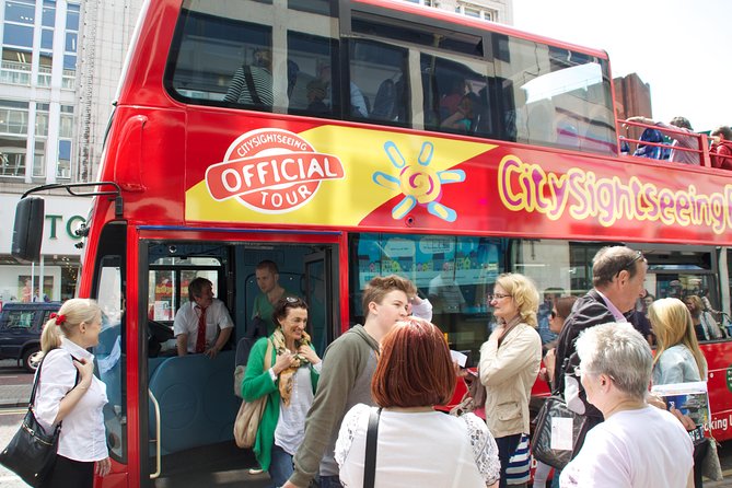 Giant's Causeway Day Tour and Belfast City Tour 1 Day Pass - Guide quality and group size: why it can feel great or rushed