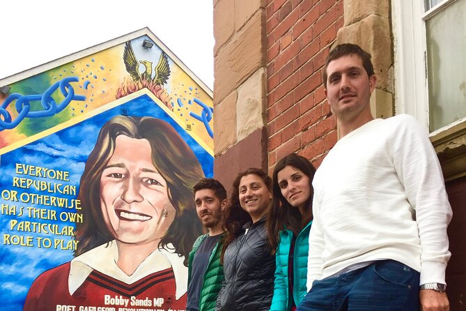 N0 1 Belfast black cab Irish and British mural 2hr private tour - Belfast in a Black Cab, plus 15+ Game of Thrones Stops
