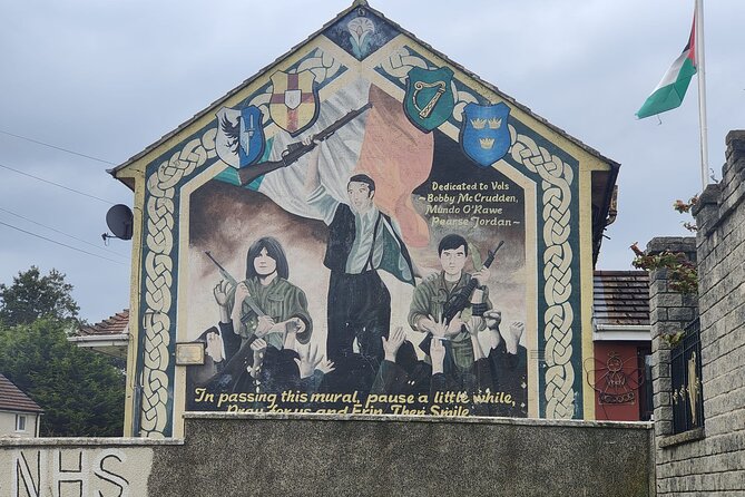 Private Belfast Black Taxi Tour - Why Belfast black taxis work so well for tough local history
