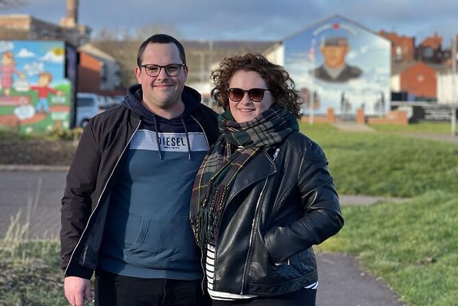 Private Belfast Mural & Giant's Causeway Tour from Belfast (2 in 1) - Belfast murals: the stories behind Shankill Road and Falls Road