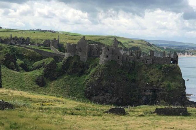 Private Giants Causeway & Antrim Coast Tour - Carrick-a-Rede Rope Bridge and the Castle and Distillery Pairing