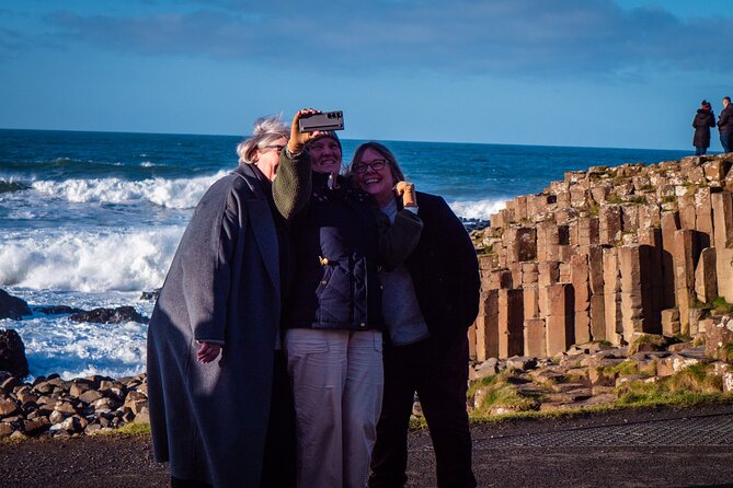 Shore Excursion: Giant's Causeway Tour Including Belfast City Tour - Guides and drivers: the difference between seeing and learning