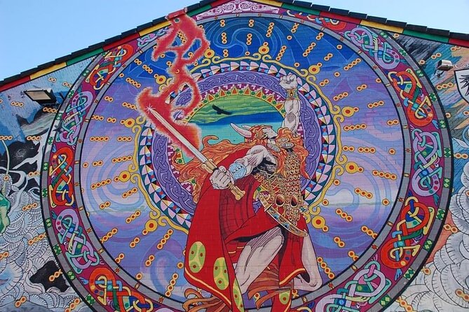 The Troubles and iconic award winning taxi 2hr private cab tour - Why this Troubles taxi tour makes sense in Belfast