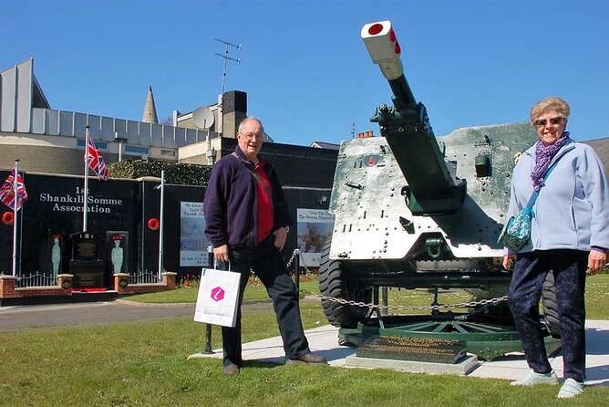 The Troubles and iconic award winning taxi 2hr private cab tour - Pickup in central Belfast, and why the meeting point matters