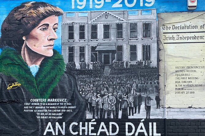 World Famous Belfast City Centre Black Cab/Taxi Tour 2 Hours - Divis Flats and the Republican Falls Road feeling close up